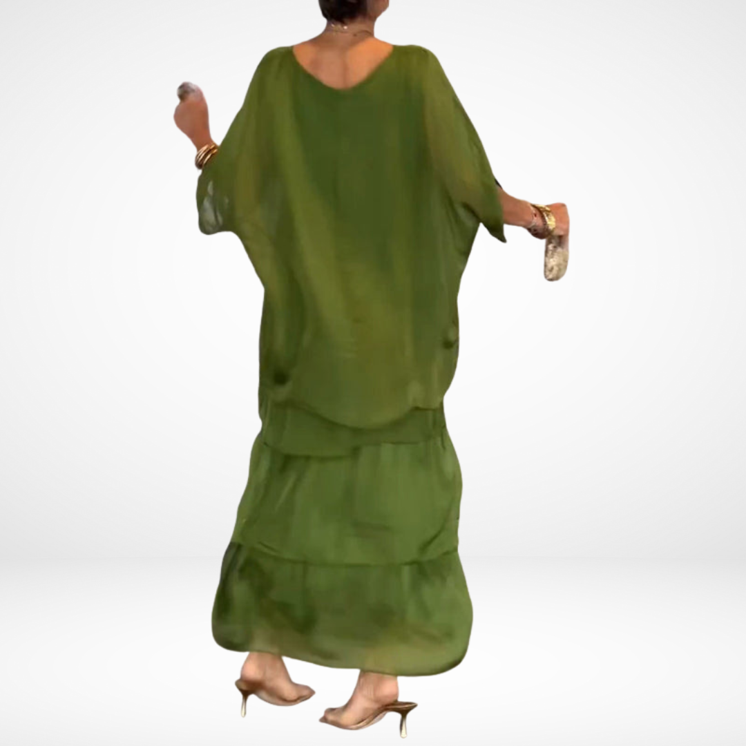 Evelyn | Solid Tiered Boho Maxi Dress with Batwing Sleeves and Round Neck