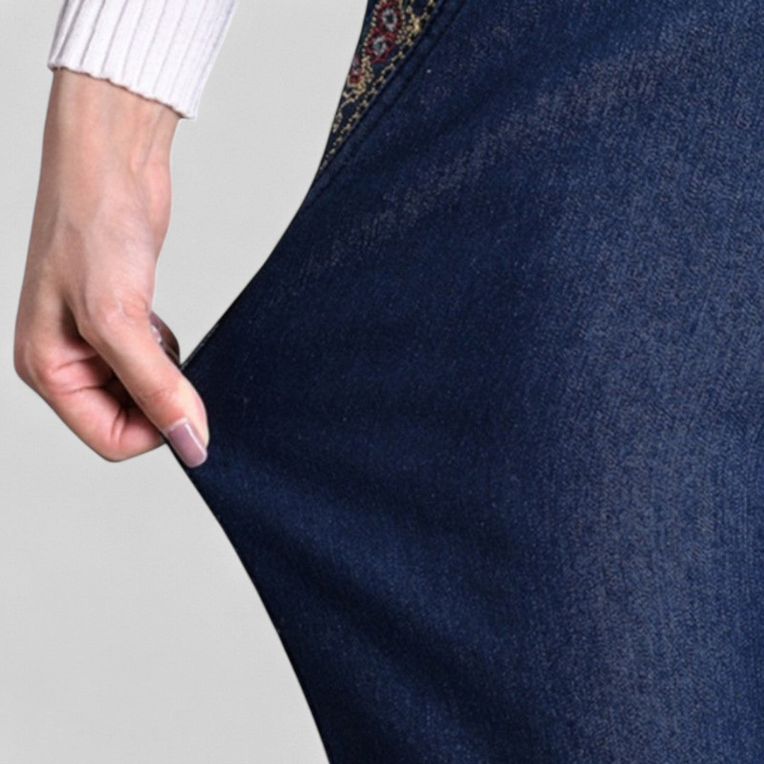 Amelia Claire | Women's Stretch Jeans, Side Pockets, Elastic Waist